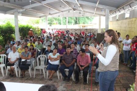 YoConMichelle's tweet photo. con todo el apoyo para la candidata @MichelleGustinC por que #AVercaruzLeConviene vamos #VeracruzParaAdelante http://t.co/LudV3YGMWA