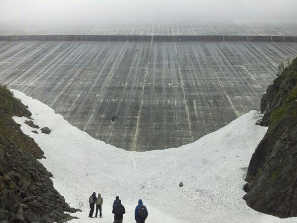 GrandeDixence's tweet photo. RT @glosgeog: Day 4 #swissalps2013 Grande Dixence dam, the hydroelectric equivalent of one nuclear power station http://t.co/HDYECzz3mB