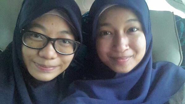 FatinAfika's tweet image. Bismillah! Doakan Kami ya! #samecolour