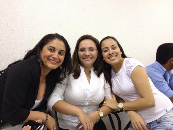 angelicamulato's tweet photo. Só gatas 😀😀😀😀 http://t.co/E46awWpgQs