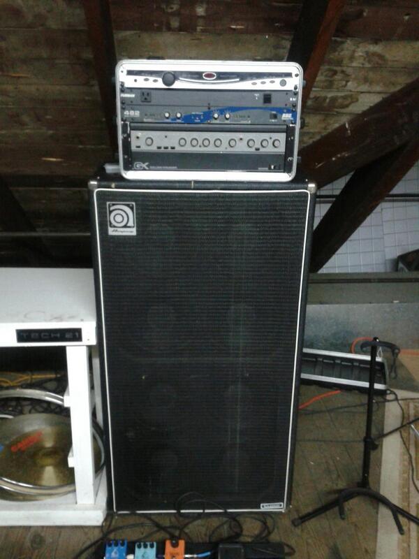 UnitedWRCT's tweet photo. Rachel Bolan inspired bass rig @rbolanbass  @OfficialSpector @OfficialSkidRow @IntoTheCoven http://t.co/xdcUCDGojB
