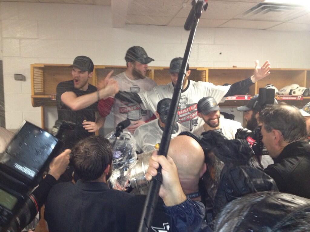 BNlDl7zCQAADLjf.jpg:large