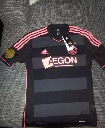 Jachtluipaard Nylon vleugel ajax ultras on Twitter: "Ajax uitshirt voor het seizoen 2013/2014 winnen?  RT en volg ons. De actie loopt tot zaterdag 29 juni 2013. #RT #Ajax  http://t.co/MujEUOs8iU" / Twitter