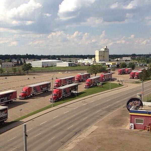 Taylor Swift Red Tour Bus