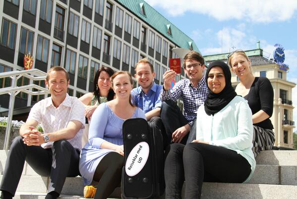 Vi i UD ønsker alle en god sommer:) Ikke glem pass &amp; #reiseforsikring &amp; følg Reiseklar med UD facebook.com/Utenriksdepart…