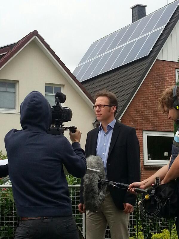 DZ-4 beim Kunden und ein Filmteam ist auch dabei. Trailer für Greentec Awards.