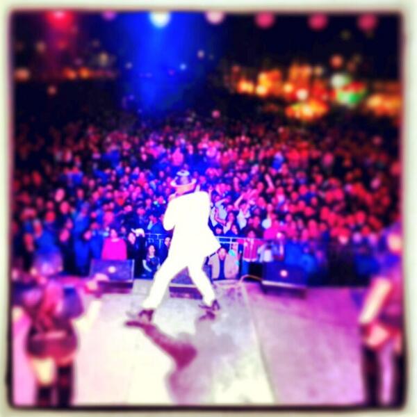 therealFULANITO's tweet photo. Fulanito, presentándose en Cañar, Ecuador, 6/22/13 http://t.co/h2VRUMcyhV