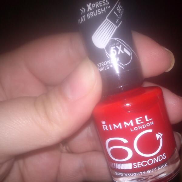 Tamii462's tweet image. Rojo, de oferta y seca rapido.. Lo tiene todo! #nailscolor