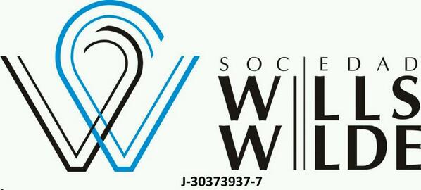 JorgeLuisQV's tweet image. La sociedad @vihsidamerida  @kiara_true juntos X la prevención. Over the Rainbow Party Mérida 2013.