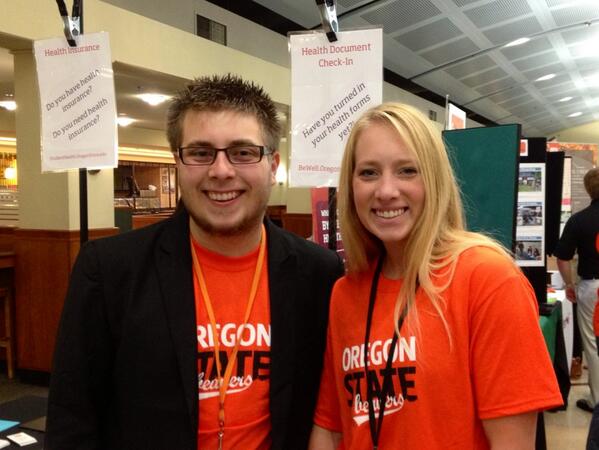 SueSchelpJaxun's tweet image. First START session of the year here at OSU!  Student Health student employees Laura and Dakota represent!! #osuSTART