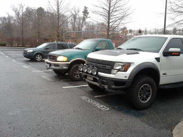 DaPandaExpress's tweet photo. #trucktuesday @FordBitch19 @StrokinDiesel @everytruckwhore me and a Raptor :) http://t.co/kX61YWlCX4