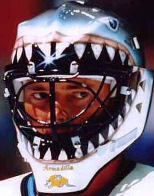 DustySty's tweet photo. This guy needs a new bucket 
#Ouch #Shark #DustySty http://t.co/Q73q9ScZEn