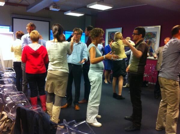 Coaches aan het werk in workshop Brood &amp; Spelen van 3 NVP-secties. Videoverslag in Update van #Personeelbeleid.