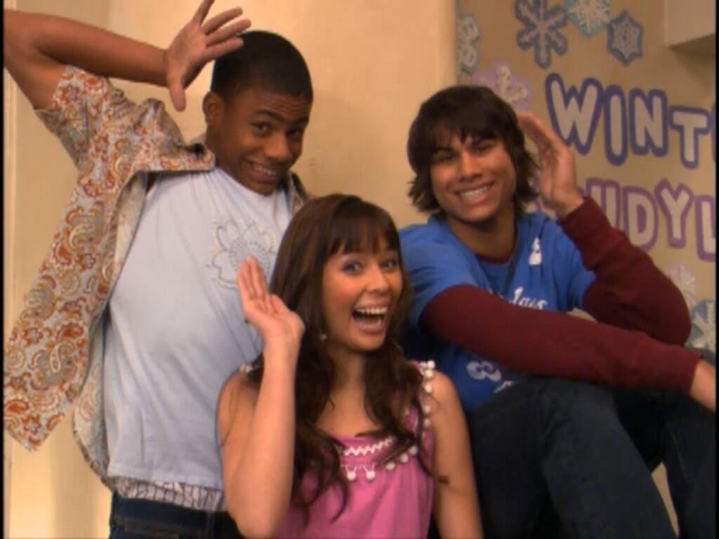 Unfabulous on Twitter: "#Addie #Zach #Geena #Unfabulous #Friends http://t.co/MbEPIuSWOt"