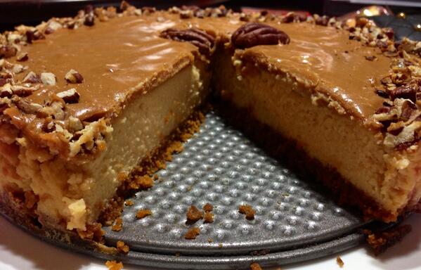 naheedzzz's tweet image. Mmm. Dulce de Leche Cheesecake with toasted pecans #ChefGrind
