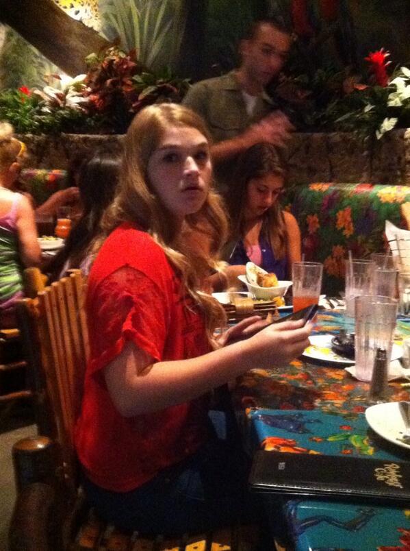 StuPDex's tweet image. #scaredofthunder #RainforestCafe @MirandaPrahasky