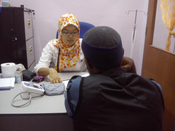 ccscampang's tweet photo. Pemeriksaan kesihatan oleh Dr nur ashiqien @AADKMalaysia @AADKSelangor @HasninaIbrahim http://t.co/ssBtbJ72Di