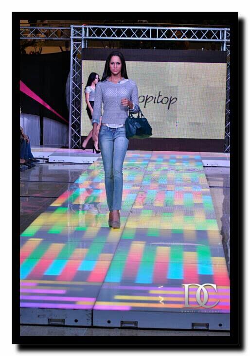 KeythyMichelle's tweet photo. Desfile @AguapanelaGuia #moda2013 #topitop http://t.co/gGRivTyGw7