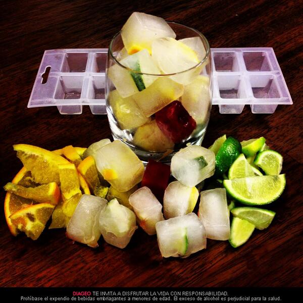 Smirnoff_Col's tweet photo. ¡Así se ve #Smirnoff en las vacaciones! http://t.co/A9PZ9vPx5t