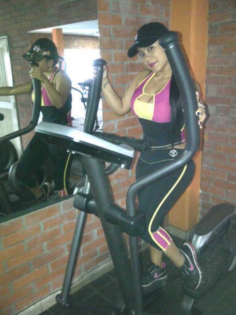 Fanspaolashuma's tweet photo. @PaolaKasopa Estas asi de hermosa porque eres muy dedicada a ese cuerpo te quiero comer ufff http://t.co/POapYDc1yR