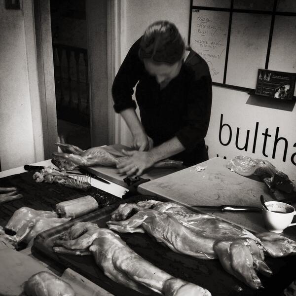 Giving <a href="/AnnieAssheton/">Annie Assheton</a> a rabbit masterclass <a href="/lortolan/">L'Ortolan</a> good skills from Annie