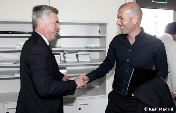 ZINEDINE ZIDANE ..ZIZOU LE COACH EN DEVENIR BNrgWUICcAA02fy