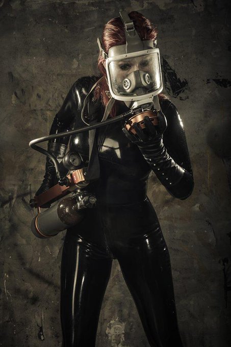 Belle journ&eacute;e &agrave; vous!!!! je suis prete pour les attaque!!! Fuck facebook ^^ http://t.co/VW7s6K3rW5<a href="/tag/sexy"class="tags"><span>#sexy</span></a><a href="/tag/fetish"class="tags"><span>#fetish</span></a><a href="/tag/americanbully"class="tags"><span>#americanbully</span></a><a href="/tag/boobs"class="tags"><span>#boobs</span></a><a href="/tag/samhain"class="tags"><span>#samhain</span></a><a href="/tag/misslula"class="tags"><span>#misslula</span></a>