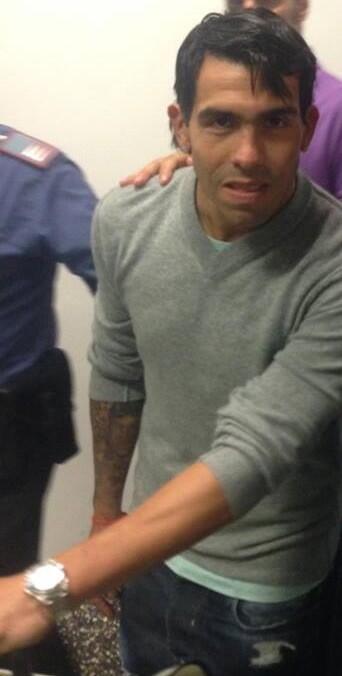 Juventus, Tevez è sbarcato a Milano: tifosi in delirio! (FOTO) 43 BNsQCqsCYAA8F H