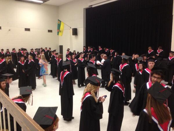 SCCHS_Comp's tweet image. 15 minutes to show time #grad2013