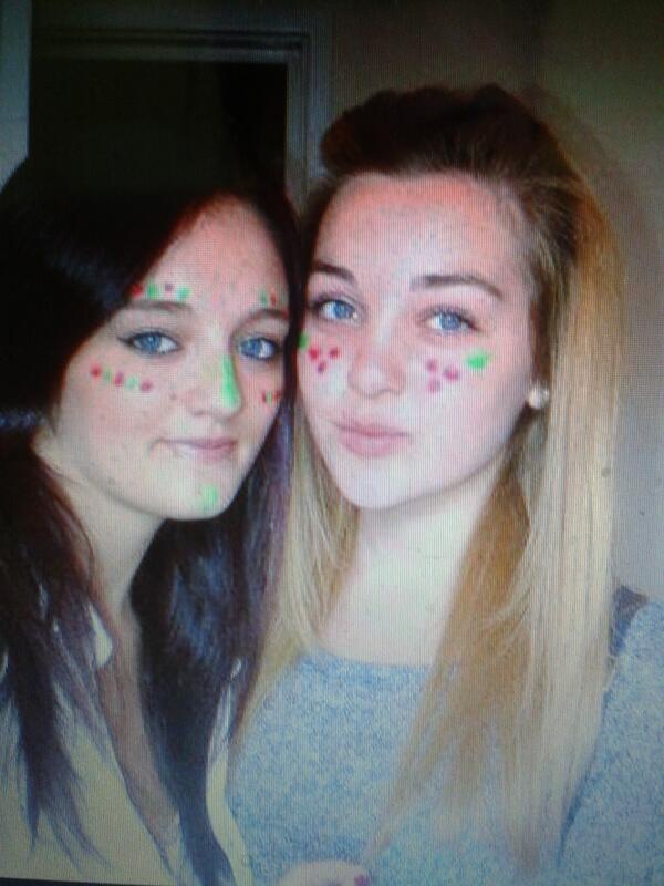 SophWhite's tweet photo. Me and my galllll love herrr x http://t.co/sxZ7fo7XBS