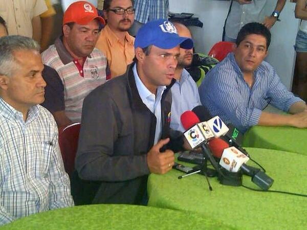 leopoldolopez's tweet image. Ya estamos en Merida, rumbo a la ULA para apoyar a los estudiantes y a todos los q se mantienen en huelga!