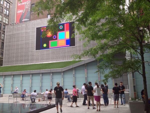 bigscreenplaza's tweet image. Swing by the plaza until 2pm today and play @LargeAnimal's #ColorZen on the Screen! #gaming #onthebigscreen