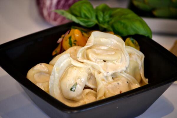 PastaBoxMiami's tweet image. You are half way through the work week! Head down to @PastaBoxMiami for a taste of our amazing Cappelleti Fromagi!