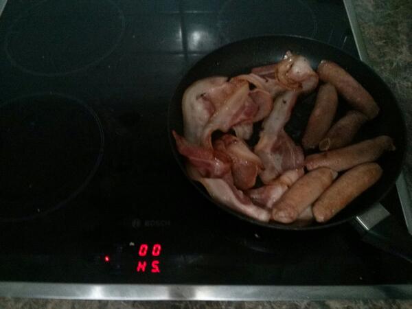 willparkrunner's tweet image. Cooking with a magnetic field! #CookingWithoutGas