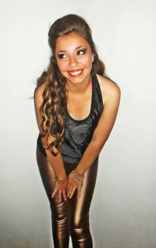 emi1lio's tweet photo. no ahi mujer mas linda q ella http://t.co/XB0AEuBFxd