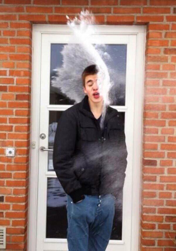 PicTimedPerfect's tweet photo. Boom! take that. #PicTimedPerfect http://t.co/WS6Kxvk2Po