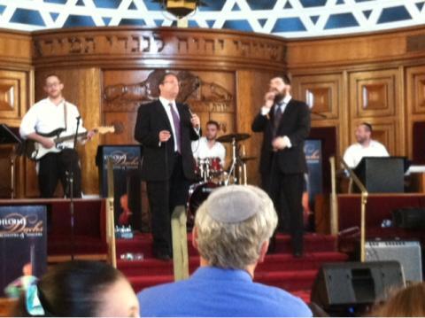 MarkFeit's tweet image. Rockin concert this past sunday with @AryehKunstler @BennysMusic @shloimedachs #rebuildbelleharbor #sandy