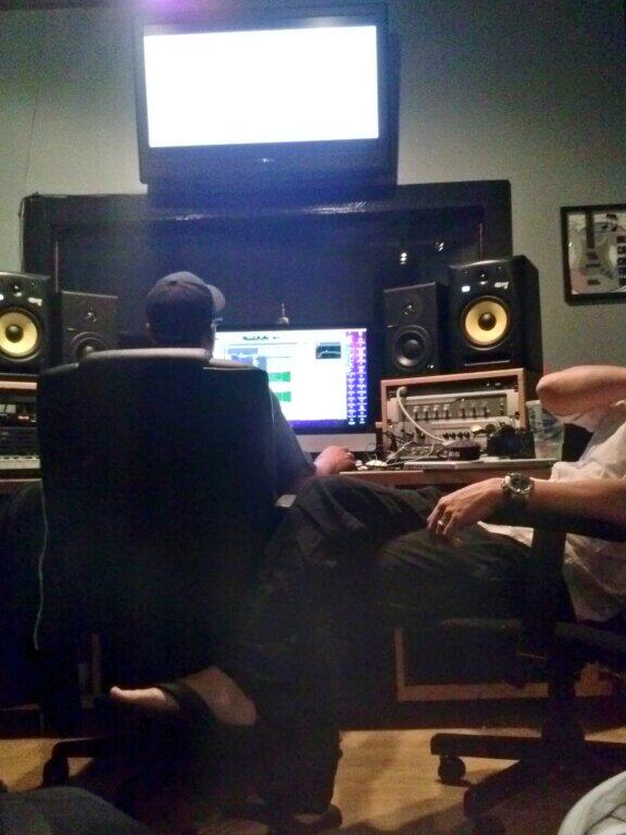NoahUrrea's tweet photo. In that recording studio at @HLDFW @JonathanGeorgeE http://t.co/R1XdmtiM0Z