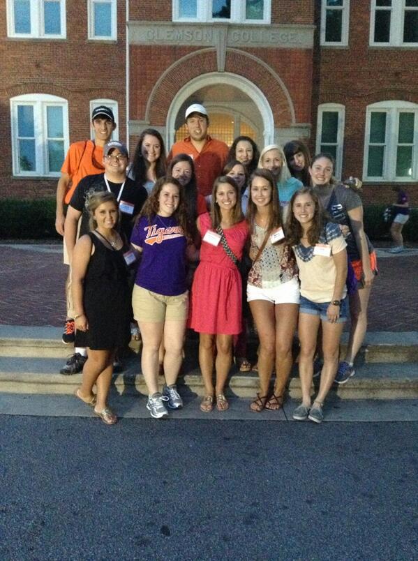 CUOAchandler's tweet photo. Little late but my awesome session 4 champions!!! #wearethechampions #clemson2017 @CU_orientation http://t.co/MUfBkvYDVE