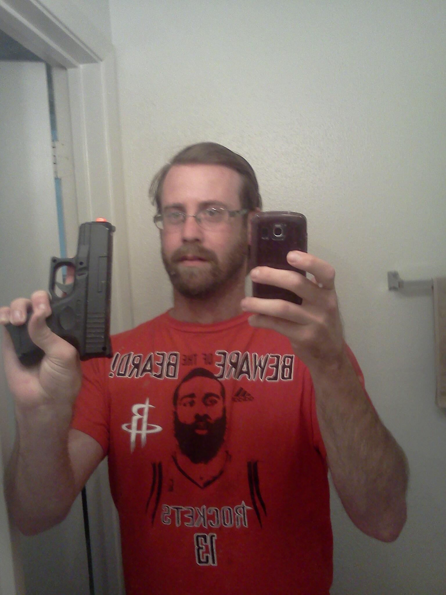 BNvMzdiCYAA8Xac.jpg:large