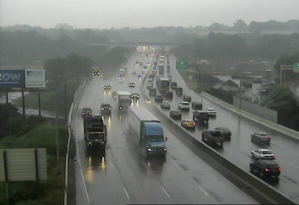 GMCT's tweet image. RT @gilsimmons: Crazy rain in our Norwalk traffic cam! #ctwx #wxedge