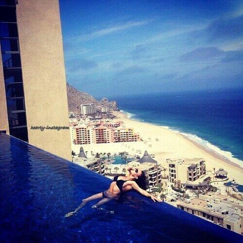 PuberPicture's tweet photo. Ik wil hier een keer zwemmen! RT = ik ook! http://t.co/n1CMujpP5T http://t.co/o2WufF3uxB