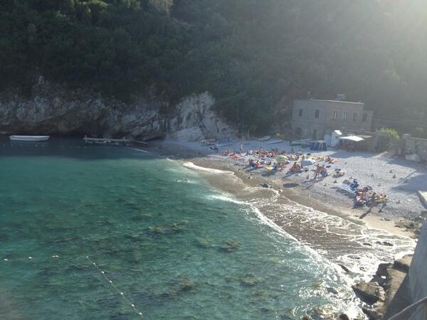 AnnaLogan_'s tweet photo. I could get used to this #Capri http://t.co/MAv0oUbd70
