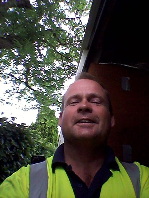 linningking's tweet photo. Happy at work http://t.co/hhWW2AA8VQ