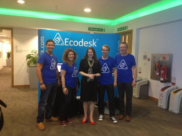 ecodeskuk's tweet image. The #Ecodesk team with #business minister @joswinson #transparencyforgrowth #t4g #opendata #csr