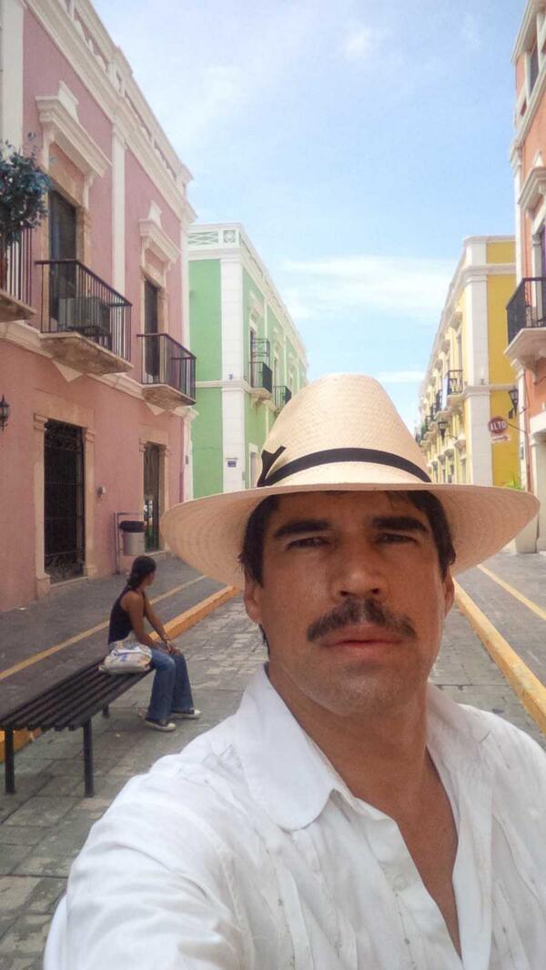 estrellalberto's tweet photo. "@BebaDLuisMiguel: #viajaconmigo http://t.co/CYKsl3OlAg”// Alberto esta foto es así de cuarentón más guapo que eres!"/ jajaja Gracias.