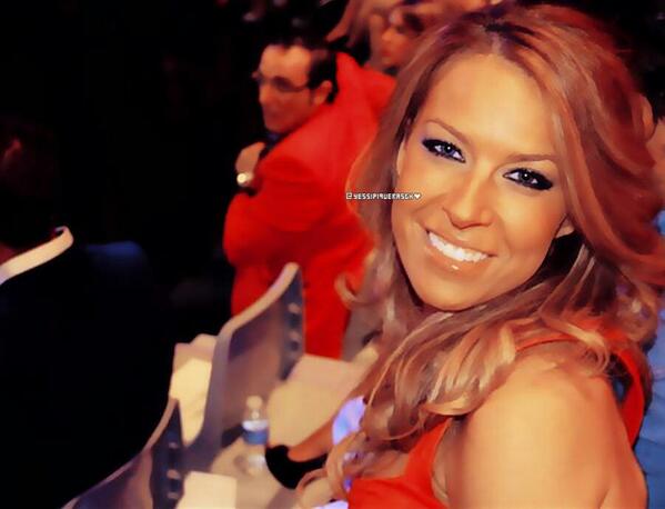 AStarkGH's tweet photo. Y @itstyleponteved es superior a mi, que guapa *-* http://t.co/S8DXJybtpm