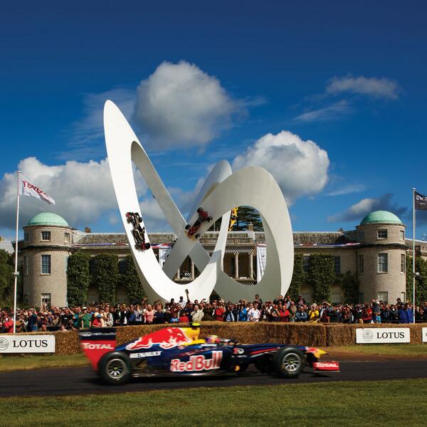Last Chance: Win tickets to Goodwood's FOS. RT &amp; follow <a href="/fosgoodwood/">Goodwood FOS</a> &amp; <a href="/MRPORTERLIVE/">MR PORTER</a> mr-p.co/pcBIe6  #fos