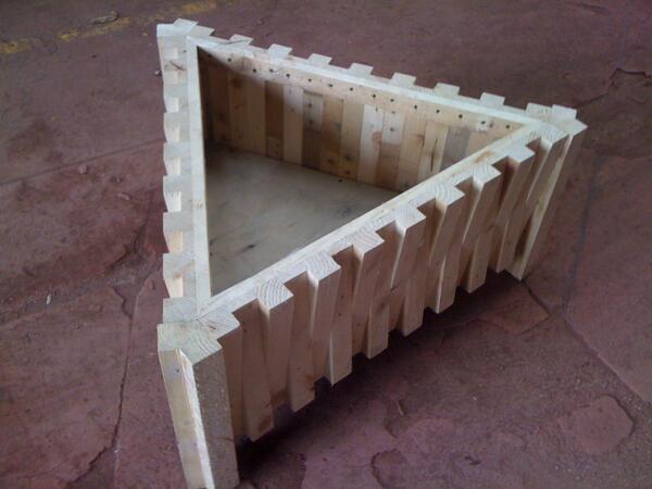 YoozReuse's tweet image. Picnic tables &amp;amp;planters upcycled from unwanted construction materials &amp;amp; #Reused, #Rebuilt, #Redistributed in a school