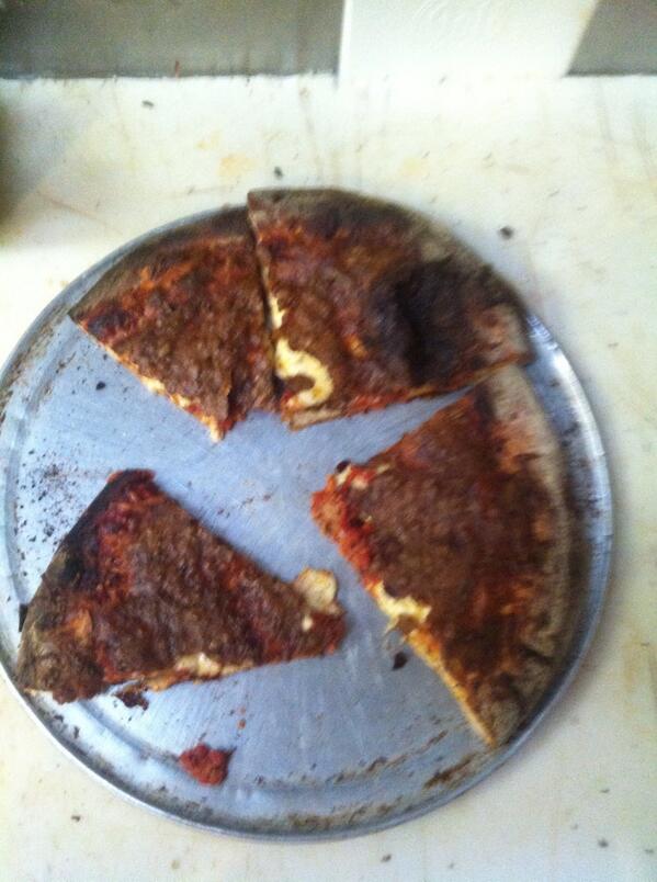 RicoGomez757's tweet image. Burn to a crisp, yet not bad. #oddities #WinningFail #CrispySwag